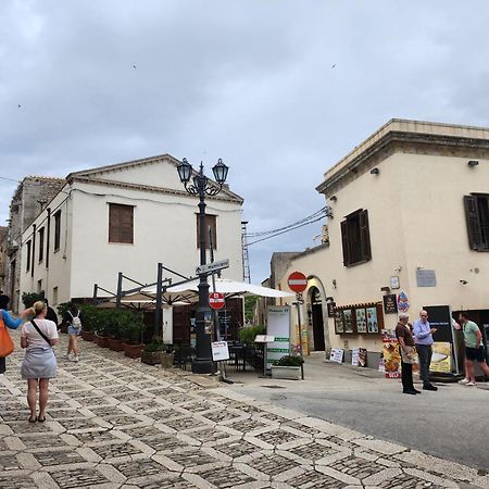 Porta Trapani Guest House Ериче Екстер'єр фото