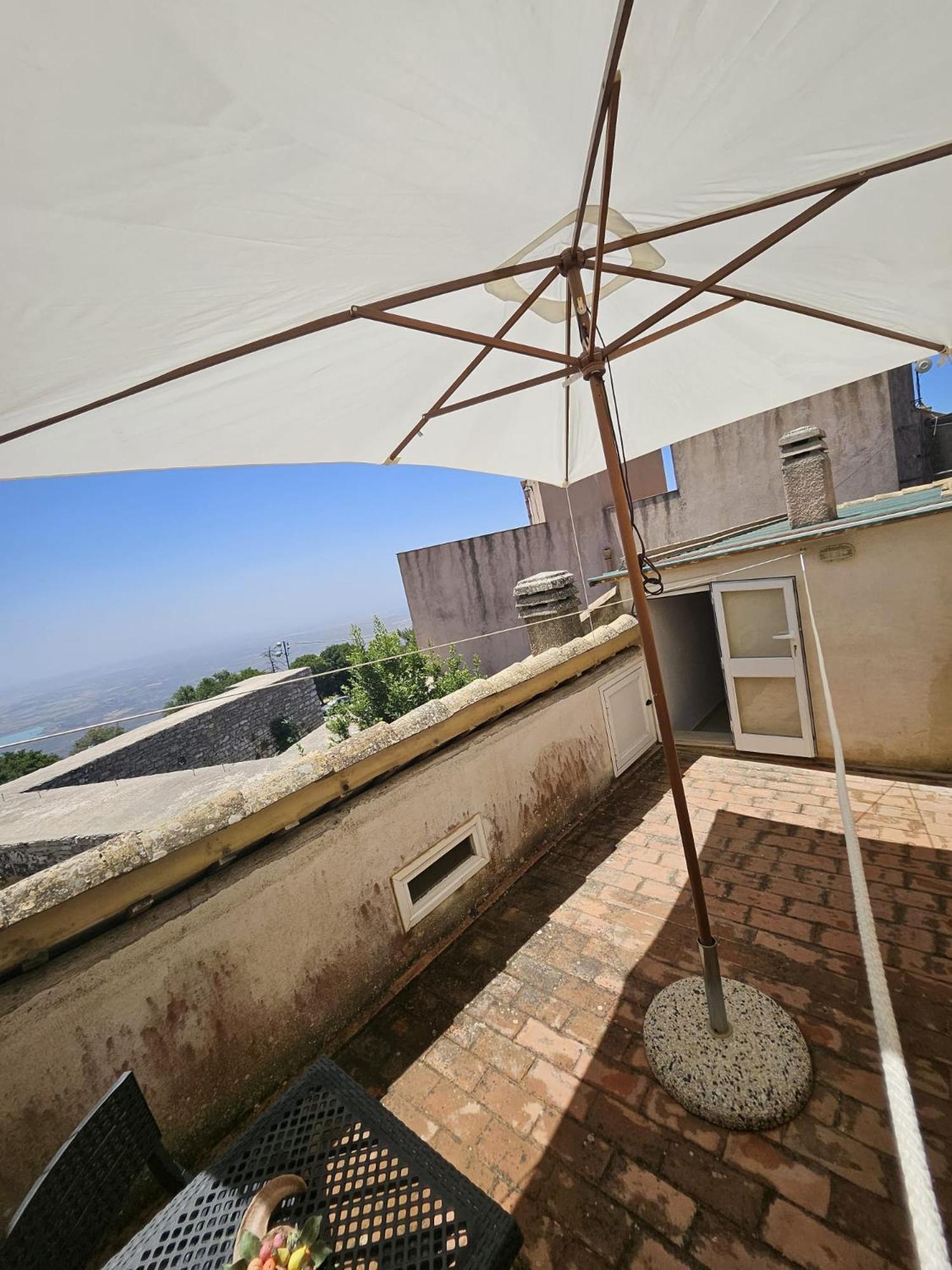 Porta Trapani Guest House Ериче Екстер'єр фото