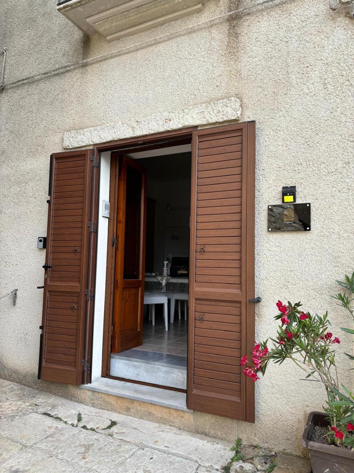 Porta Trapani Guest House Ериче Екстер'єр фото